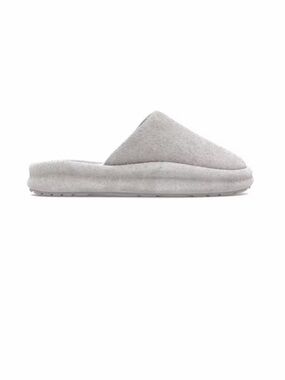 SKYLRK rest slipper.  hairy suede. hailey grey color and collection
